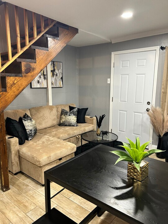 277 Chatsworth St in Baton Rouge, LA - Building Photo