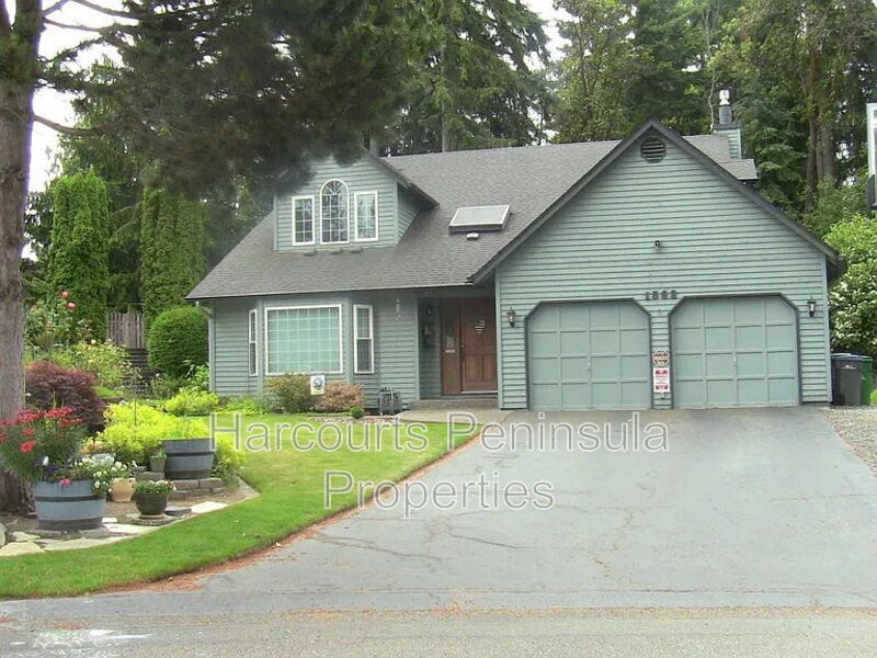1563 NW Duesenberg Ct in Silverdale, WA - Foto de edificio