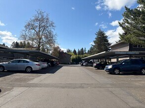 606 E Ninth St in Newberg, OR - Building Photo - Building Photo