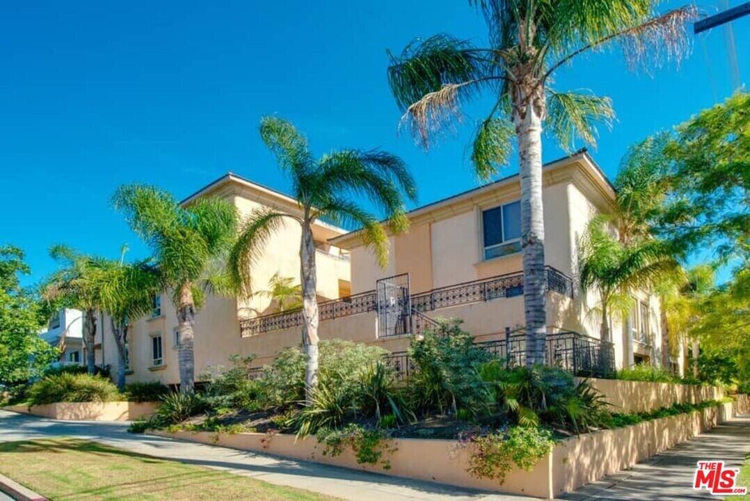 1000 S Westgate Ave in Los Angeles, CA - Building Photo