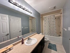 33 Donomore Dr in Brampton, ON - Building Photo - Building Photo