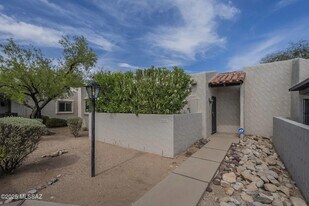 5444 N La Casita Dr in Tucson, AZ - Building Photo