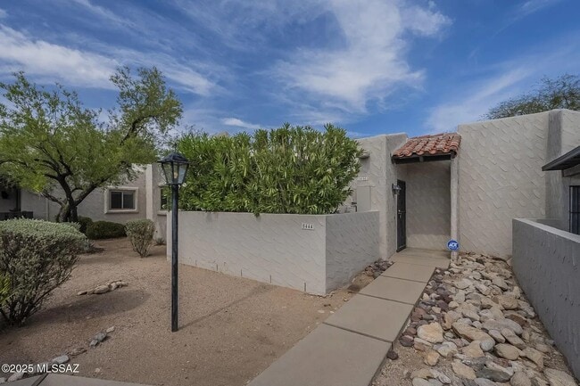 property at 5444 N La Casita Dr