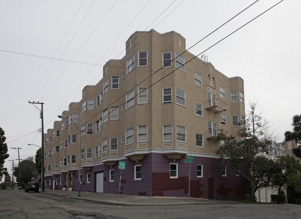 611 E 20th St in Oakland, CA - Foto de edificio