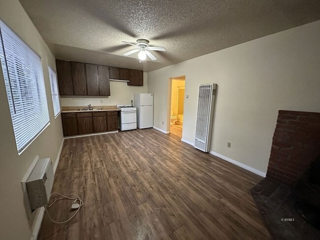 25840 CA-243 in Idyllwild, CA - Foto de edificio - Building Photo