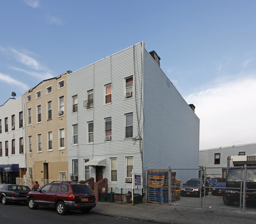 1507 Gates Ave in Brooklyn, NY - Building Photo