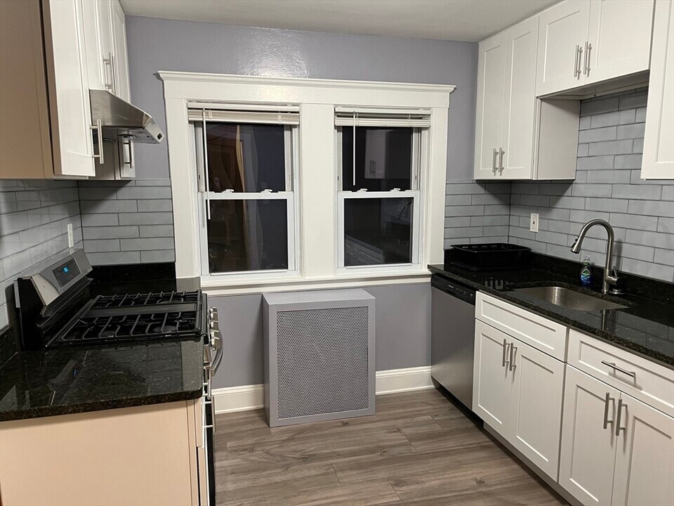 101 E Squantum St in Quincy, MA - Building Photo