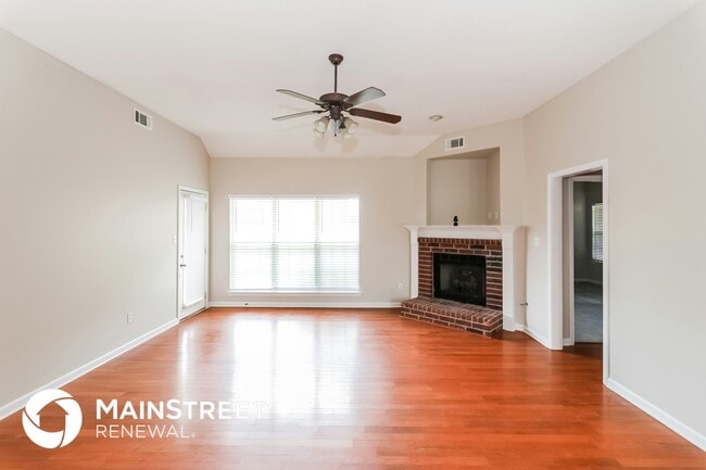 4933 Graham Lake Dr in Olive Branch, MS - Building Photo - Building Photo