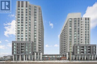 3079 Trafalgar Rd in Oakville, ON - Building Photo - Building Photo