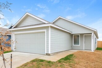 1842 Musk Rose in Converse, TX - Building Photo - Building Photo