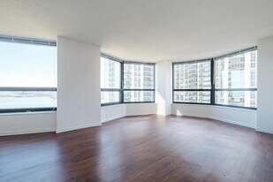 161 N Harbor Dr in Chicago, IL - Building Photo