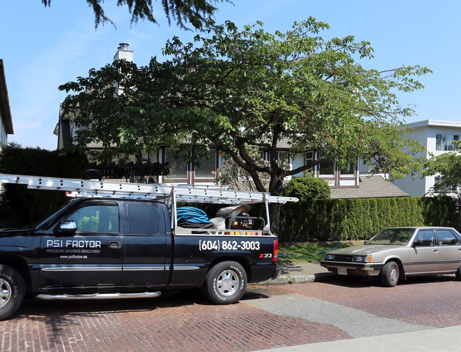 2015 W 3rd Ave in Vancouver, BC - Building Photo