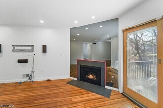 13 Jill Ct in Franklin Township, NJ - Building Photo - Building Photo