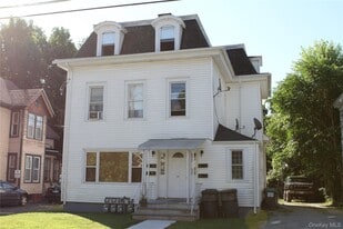 19 Elizabeth St in Port Jervis, NY - Building Photo