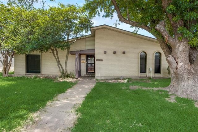 3441 Flagstone Dr in Garland, TX - Building Photo