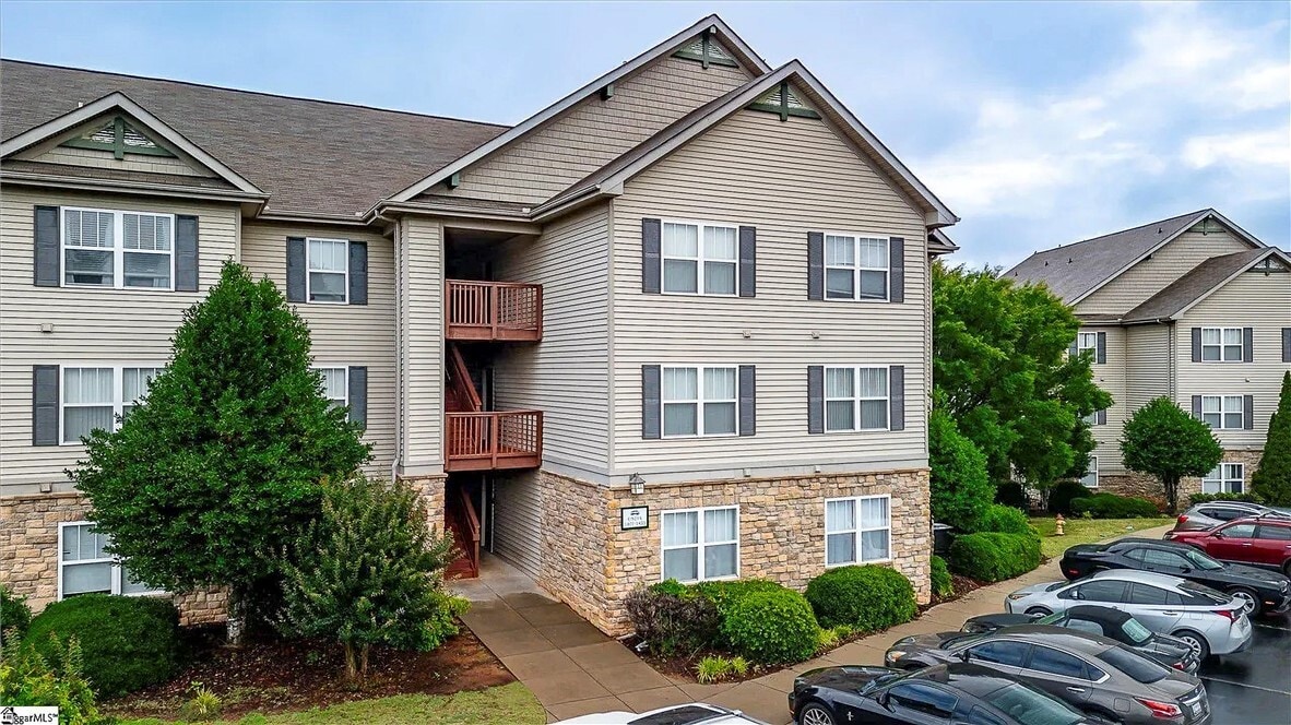 1412 Harts Ridge Dr in Seneca, SC - Building Photo