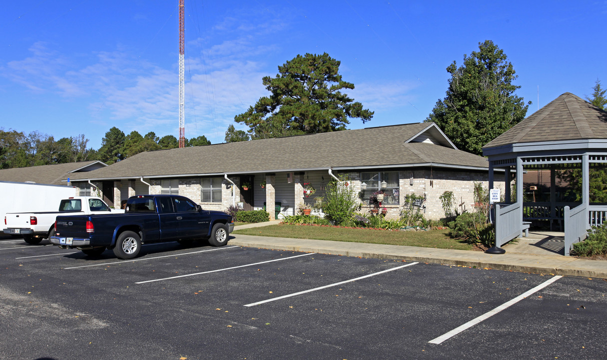 Spring Gate Manor in Marianna, FL - Building Photo