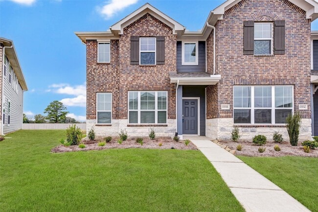 11938 Amber Oak Wy