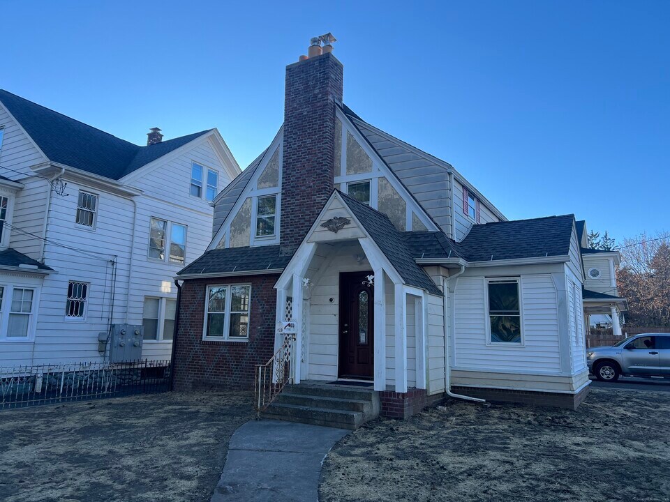 403 Cooke St in Waterbury, CT - Building Photo