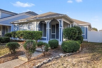 10925 Caldwell Ln in Fort Worth, TX - Building Photo - Building Photo