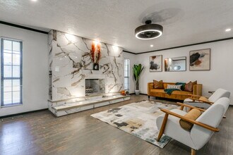 1521 E Main St in Moore, OK - Building Photo - Building Photo