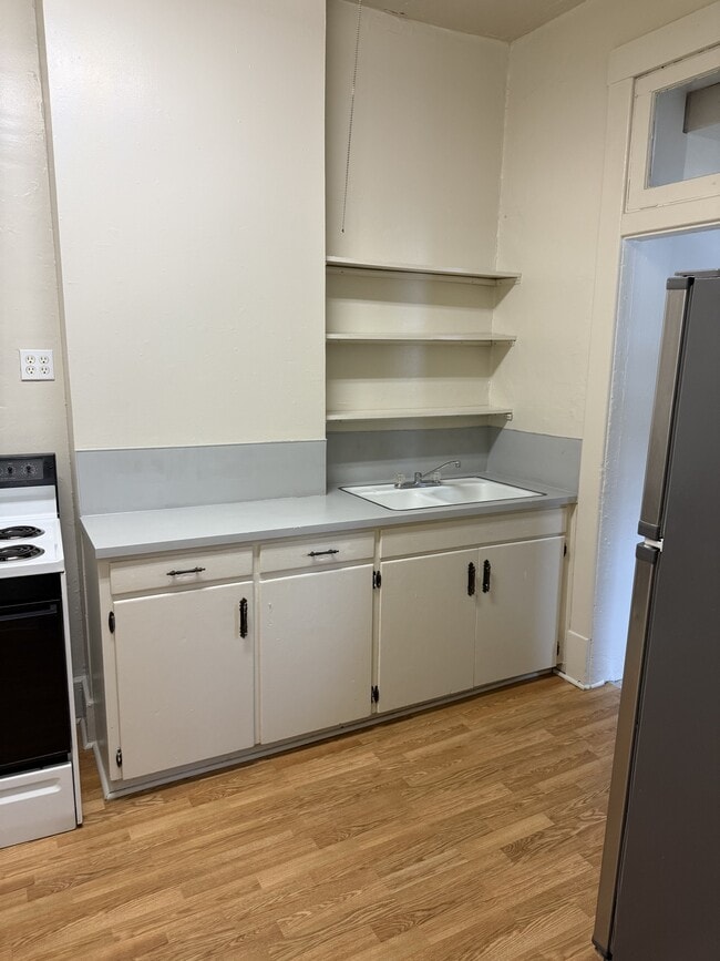 property at 700 N 6th St