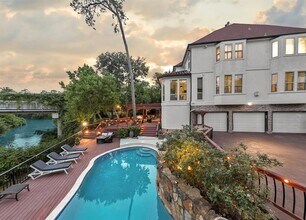 1 Magnolia Bend Dr in Houston, TX - Building Photo - Building Photo
