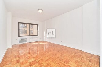 EAST 55 STREET in New York, NY - Building Photo - Building Photo