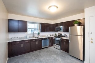 Millbrook Village in Edison, NJ - Building Photo