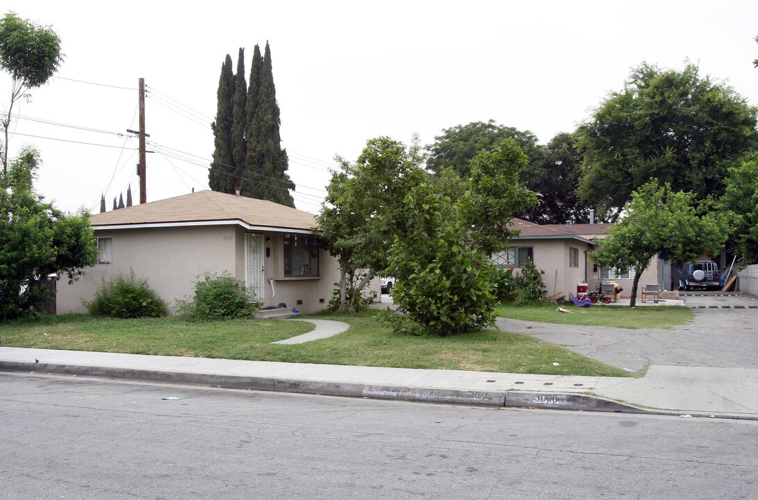 3038-3042 Sastre Ave in El Monte, CA - Building Photo