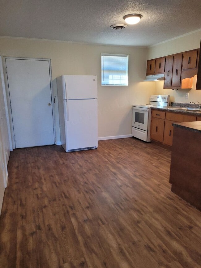 39819 Bernard Rd in Malden, MO - Building Photo - Building Photo