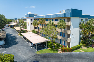 Tropic Harbor in Delray Beach, FL - Foto de edificio - Building Photo