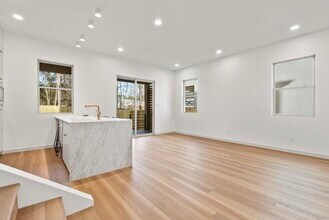 137 Lakepointe Cove in Hot Springs, AR - Foto de edificio - Building Photo