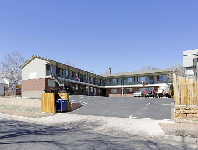 Garden Plaza Apartments in Colorado Springs, CO - Building Photo - Building Photo