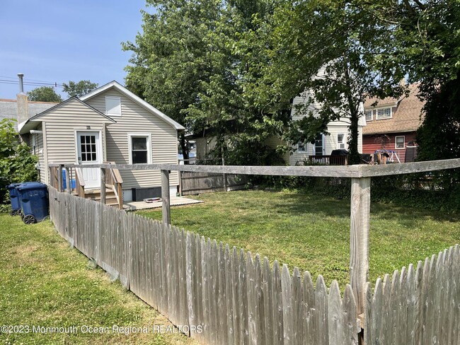 1206 10th Ave in Neptune City, NJ - Foto de edificio - Building Photo