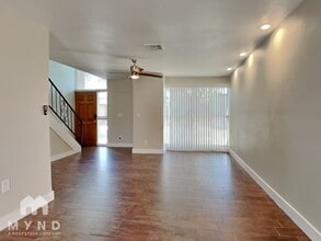 8243 E Thomas Rd in Scottsdale, AZ - Building Photo - Building Photo