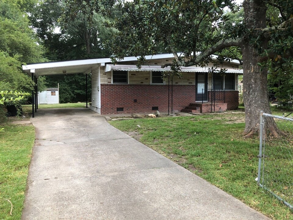 2184 Lamore Dr in Columbus, GA - Building Photo