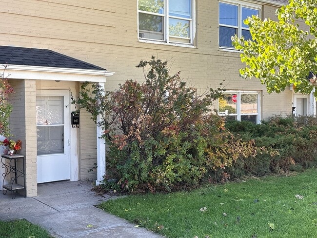 property at 1417 W 4th Ave