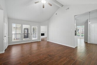 501 Meadowood Ln in Coppell, TX - Foto de edificio - Building Photo