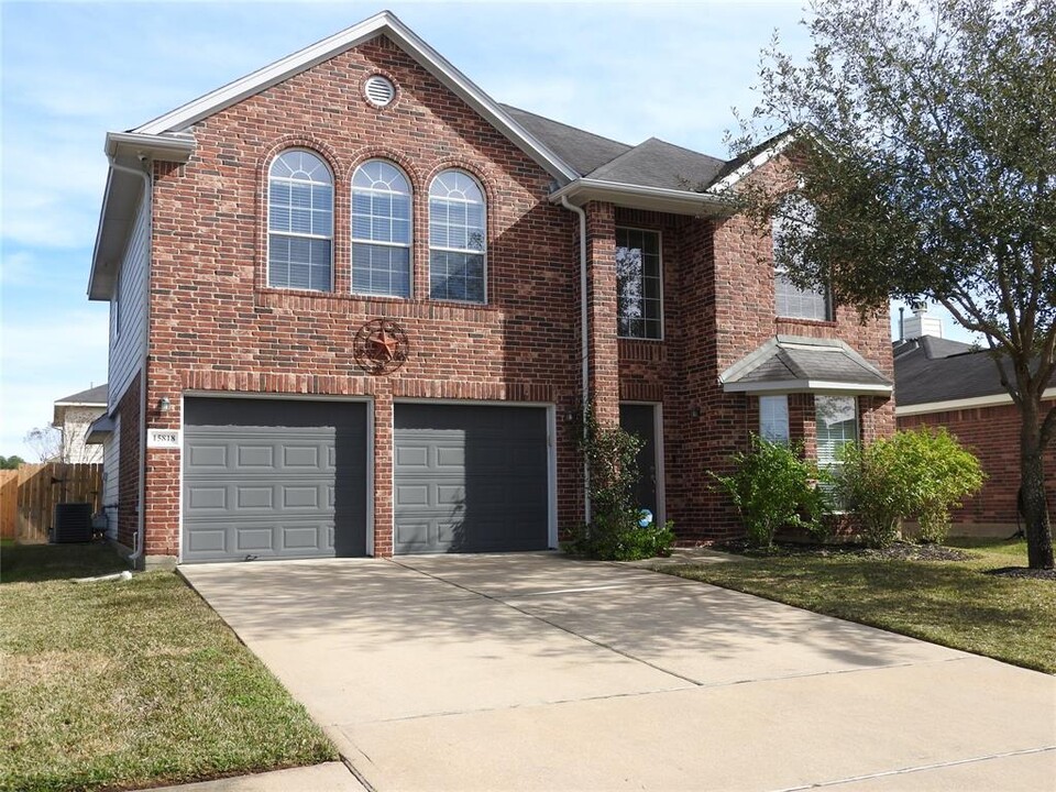 15818 Little Miss Creek Dr in Cypress, TX - Foto de edificio