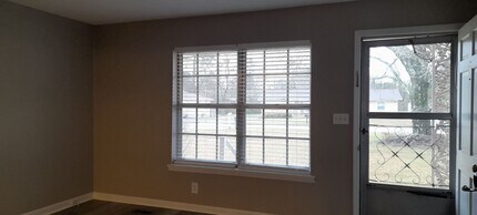 7273-7275 Valley Ln in Middle Valley, TN - Building Photo - Building Photo