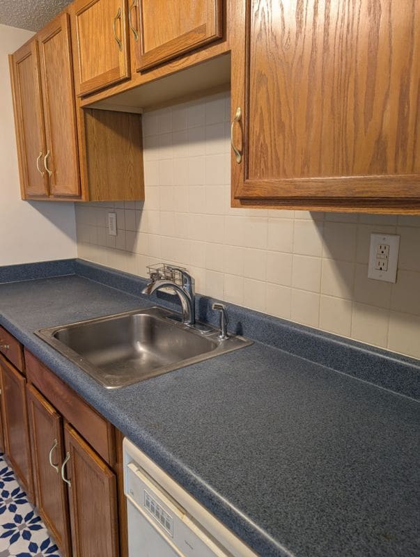 6301 Robinson Rd in Lockport, NY - Foto de edificio - Building Photo