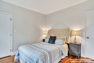 558 Washington St, Unit #2 in Boston, MA - Foto de edificio - Building Photo