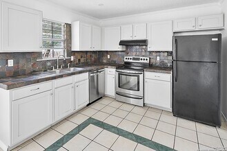 3815 Pipers Crest St in San Antonio, TX - Building Photo - Building Photo