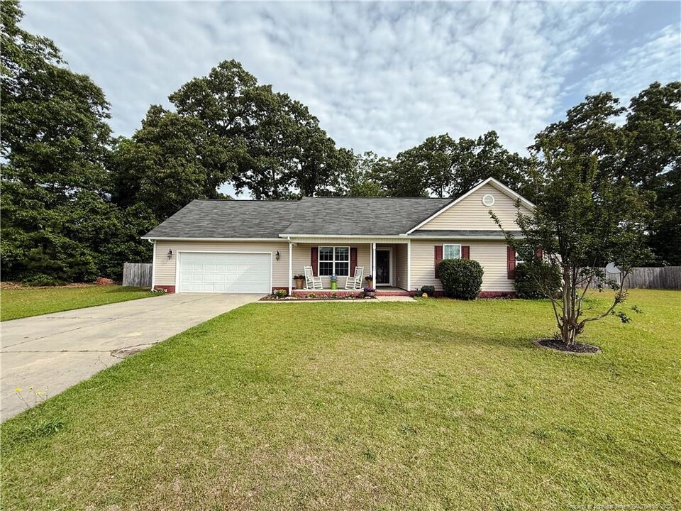 268 White Pine Dr in Raeford, NC - Building Photo