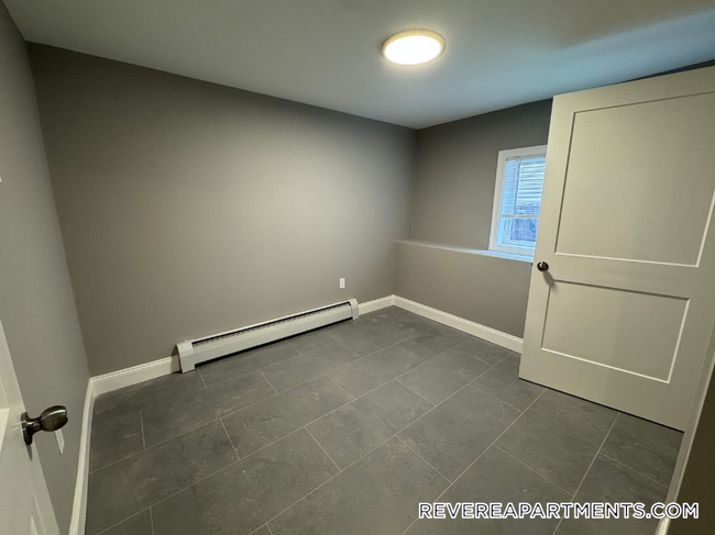 882 Winthrop Ave in Revere, MA - Building Photo - Building Photo