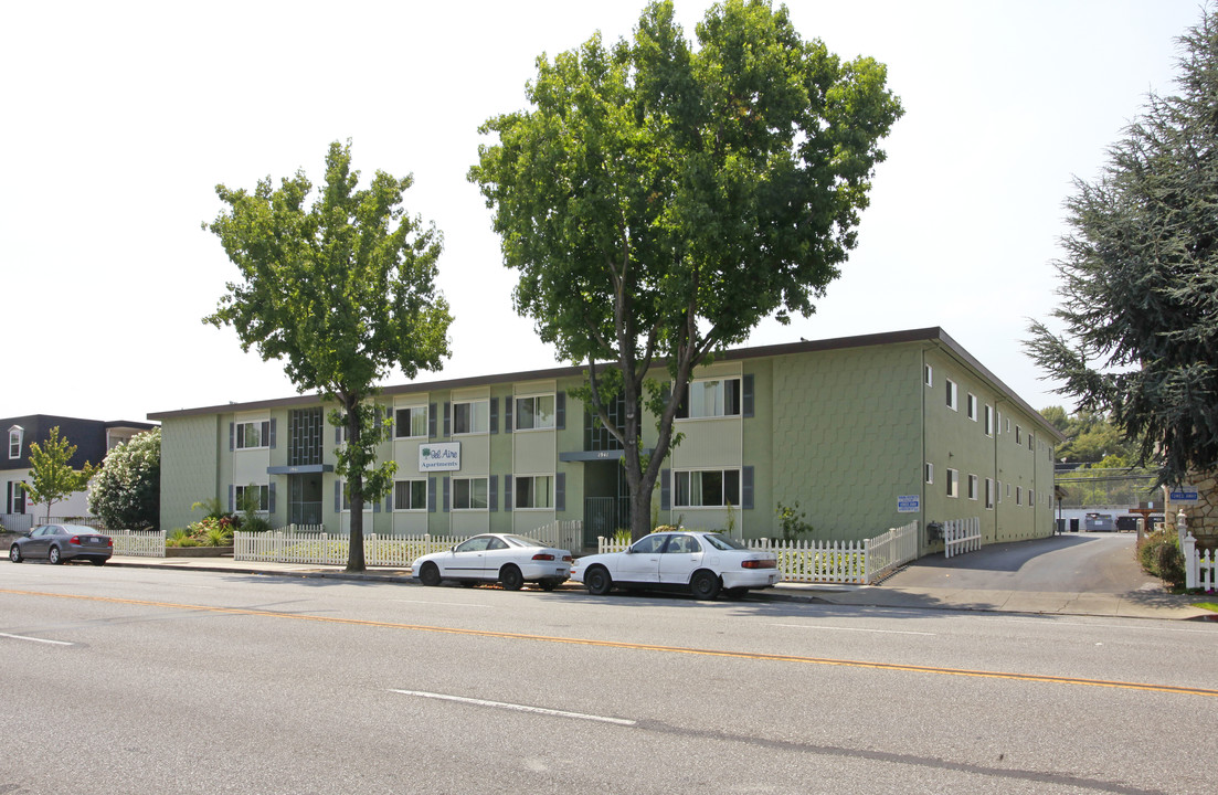 Bel Aire Apartments in Mountain View, CA - Building Photo