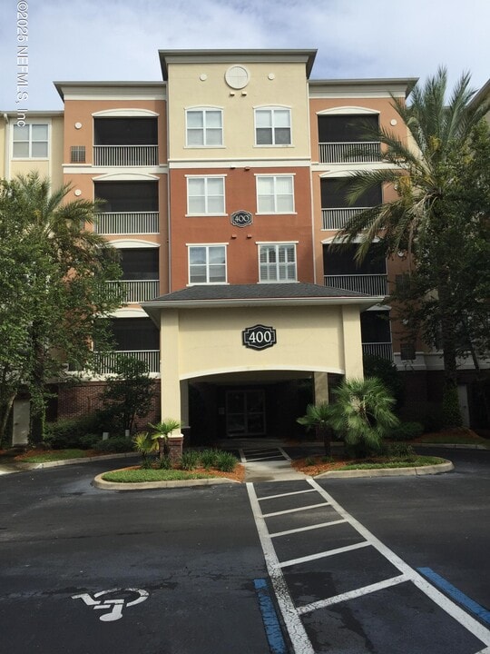 4480 Deerwood Lake Pkwy in Jacksonville, FL - Foto de edificio