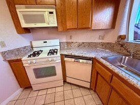 13114 Polvera Ave in San Diego, CA - Building Photo
