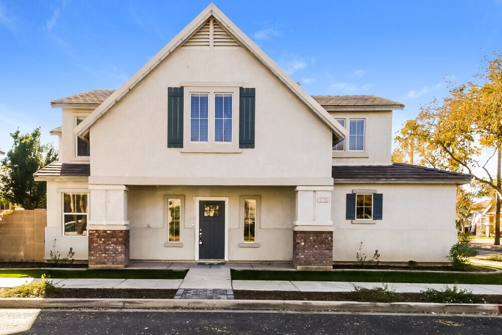 8725 E Lakeview Ave in Mesa, AZ - Building Photo